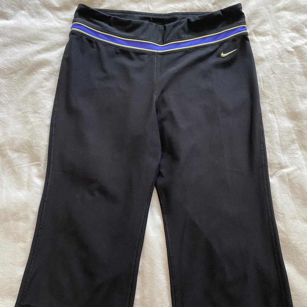 Nike - Woman's Cropped Pant